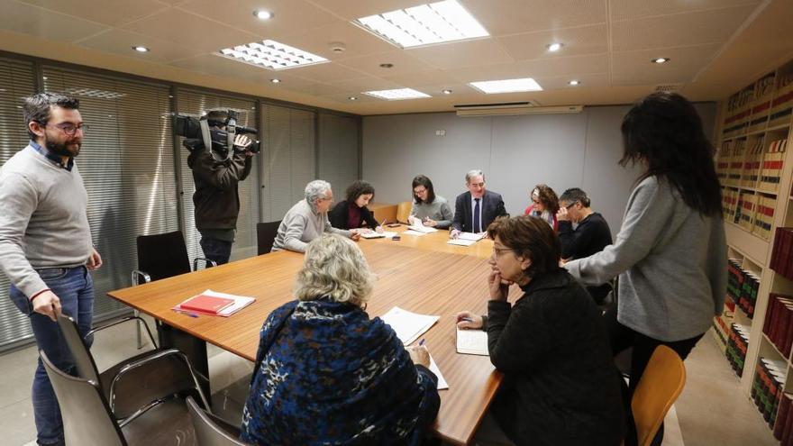 Pilar Varela y Aréstegui serán llamados para comparecer en la comisión del agua de Avilés