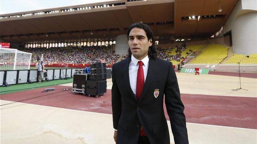 El Manchester United de Van Gaal ficha a Falcao por 65 millones