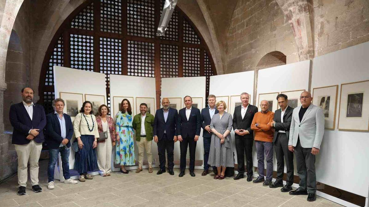 Representantes de las distintas instituciones que han colaborado en esta exposición.
