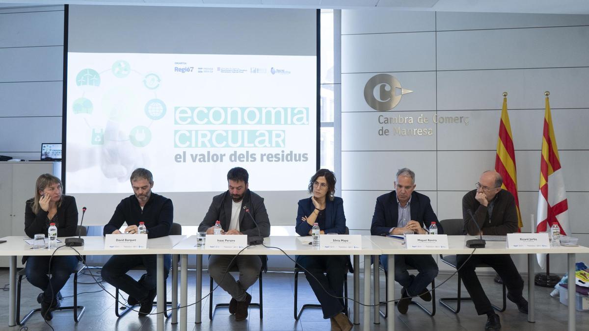 D'esquerra a dreta, Queralt Casals, David Barquet, Isaac Peraire, Sílvia Mayo, Miquel Rovira i Ricard Jorba
