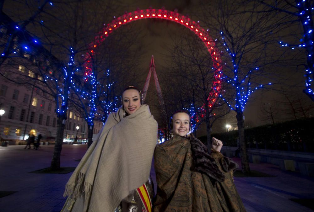 Al otro lado del Támesis, al lado del London Eye, la misma liturgia.