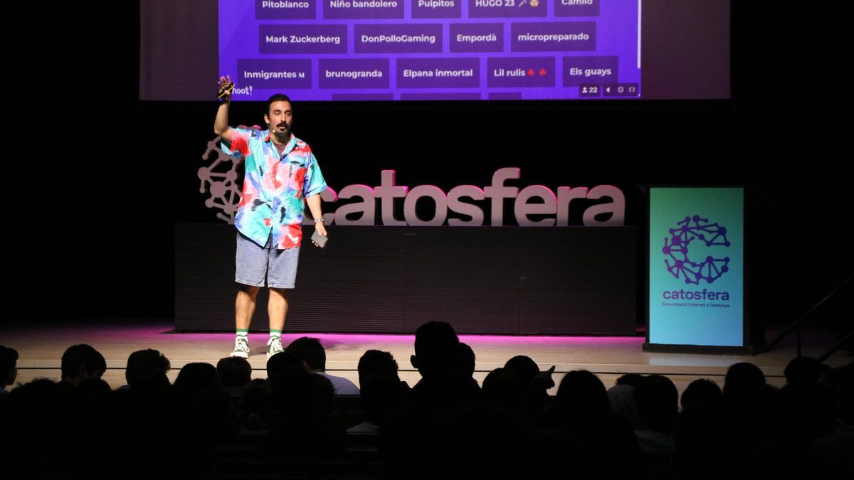 El creador de continguts Albert Roig, impartint un taller a Girona en el marc de la Catosfera 2024.