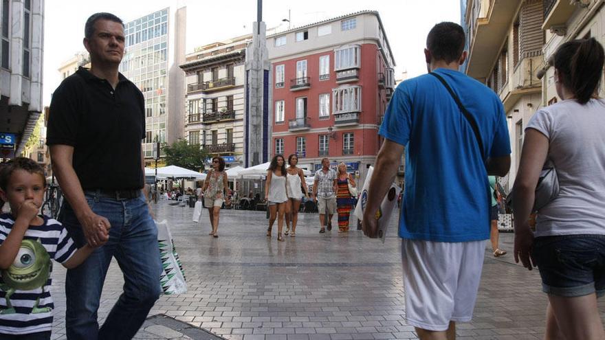 Las calles del Centro son un constante trajín de personas, residentes o turistas que pasean por sus calles, hacen compras o consumen en sus bares.