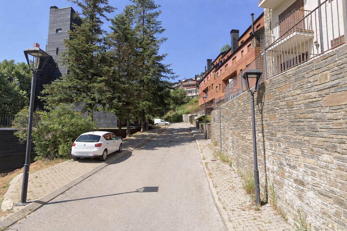 El tram del carrer Puigmal d'Alp on va tenir lloc la fuga