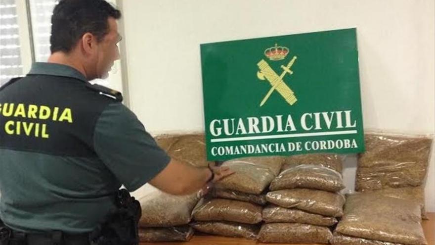 La Guardia Civil incauta más de diez kilos de tabaco de contrabando en Lucena