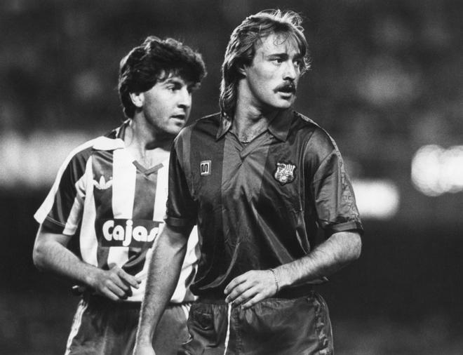 Paco Clos (87/88) saltó a la titularidad por un accidente de Carrasco, en enero de 1985 y jugó en el Barça hasta 1988. Además, marcó el gol que permitió a España clasificarse para México86