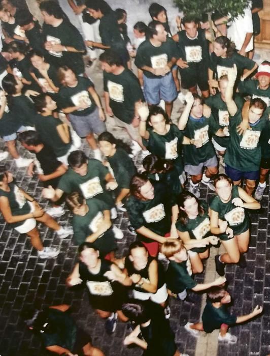 Los ‘ajos’ de Sant Llorenç cumplen 25 años corriendo a remojo