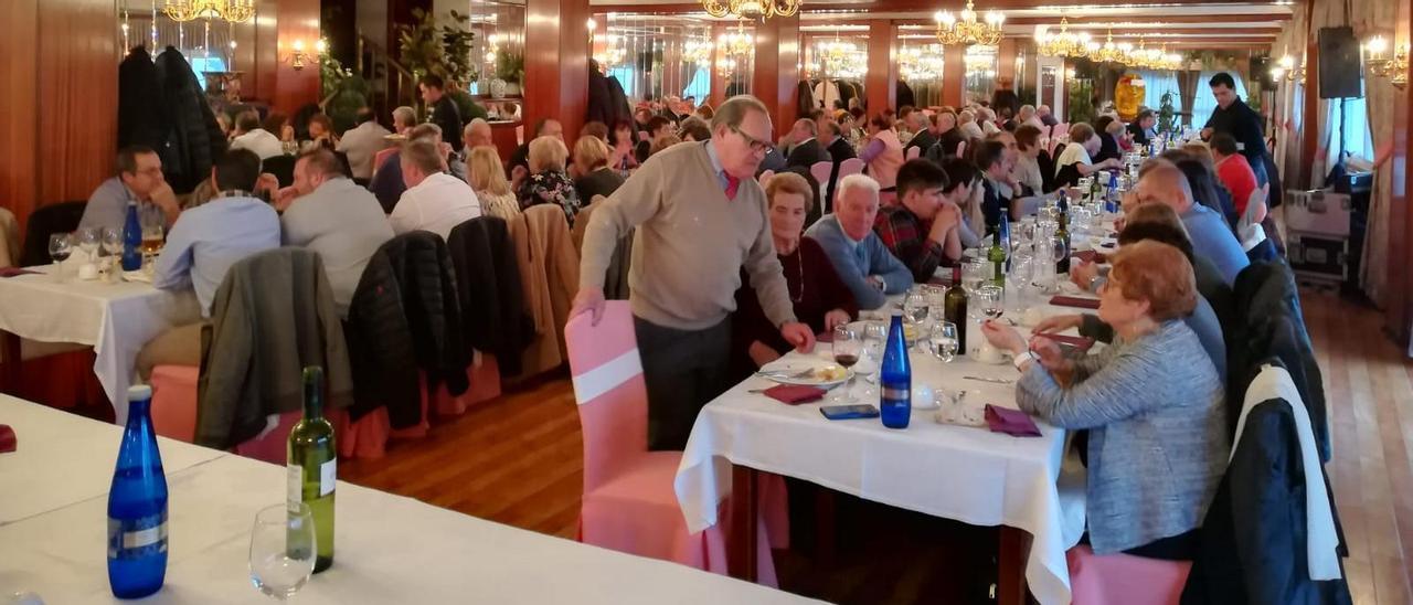 Una comida de Navidad con decenas de comensales celebrada antes de la pandemia.