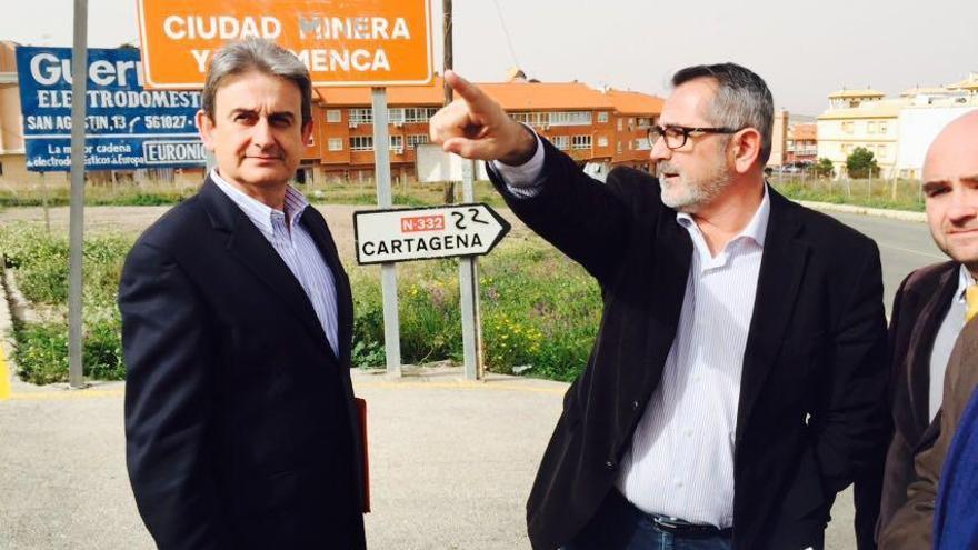 Nueva rotonda en la carretera de La Unión a El Llano del Beal