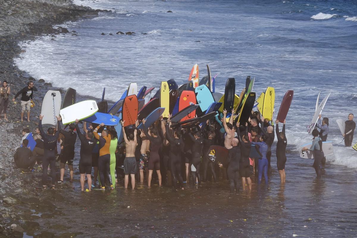 Homenaje en Pozo Izquierdo a los tres fallecidos en Las Tederas