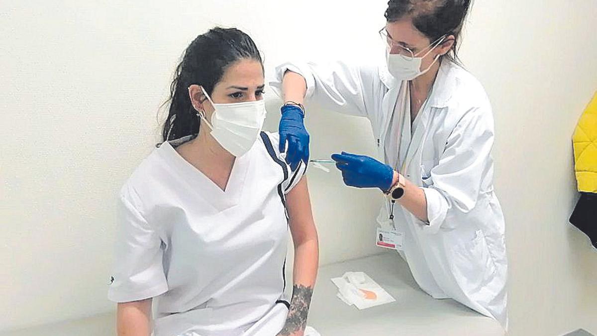 El equipo de limpieza de la Fe empieza a vacunarse.