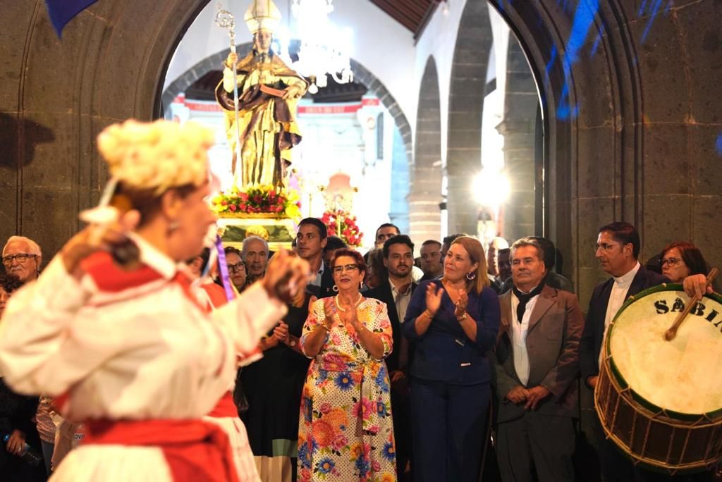 La Agrupación Folclórica Los Campesinos pregona las fiestas de San Ginés 2022