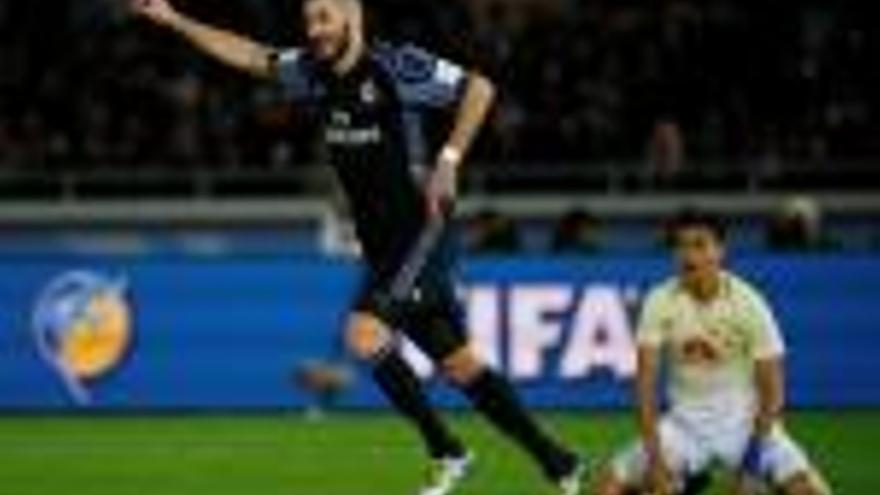 Benzema celebra el seu gol.