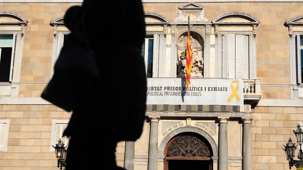 Lazo amarillo en el Palau de la Generalitat