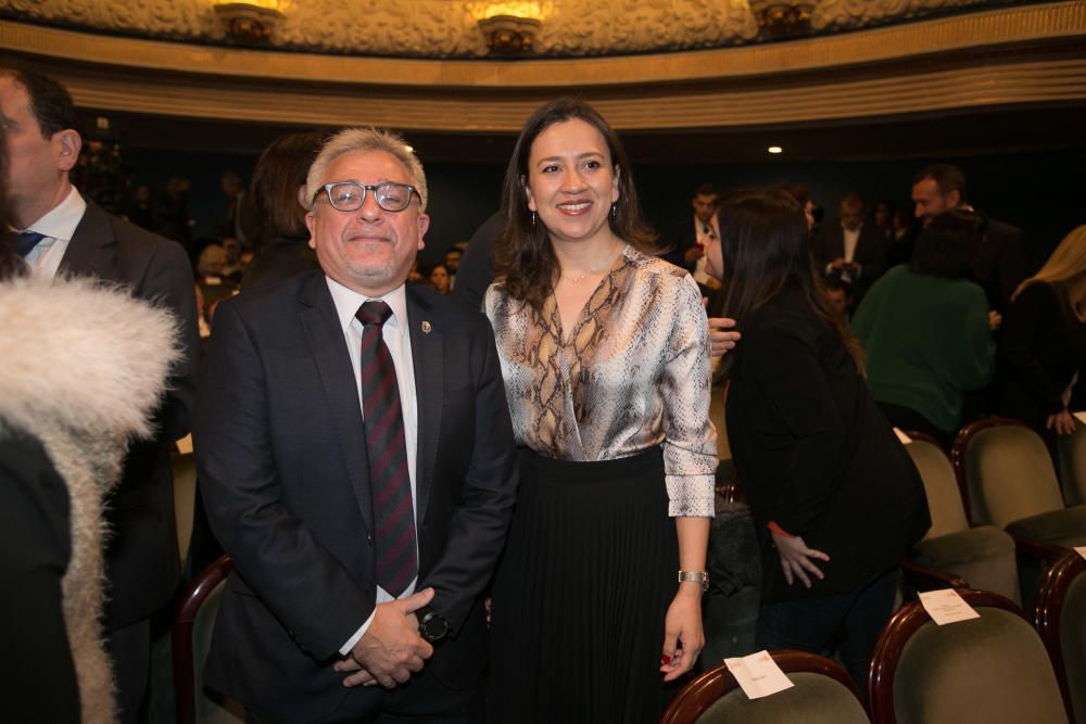 La Generalitat en pleno celebra en Alicante las cuatro décadas de la Carta Magna con un acto institucional en el Teatro Principal que llega en medio de los ataques al modelo territorial y de la alerta ultra.