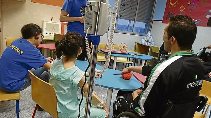 El Mideba visita a los niños en el hospital