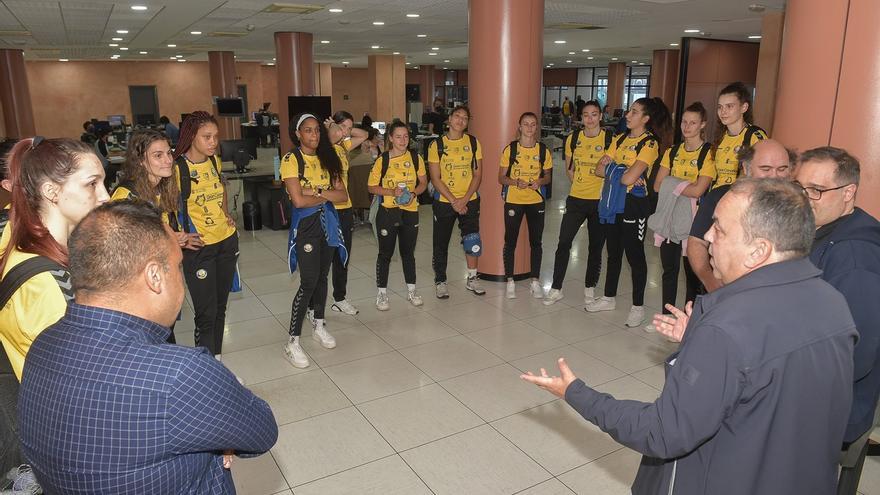 Visita a LA PROVINCIA del equipo de voleibol Gran Canaria Urbaser