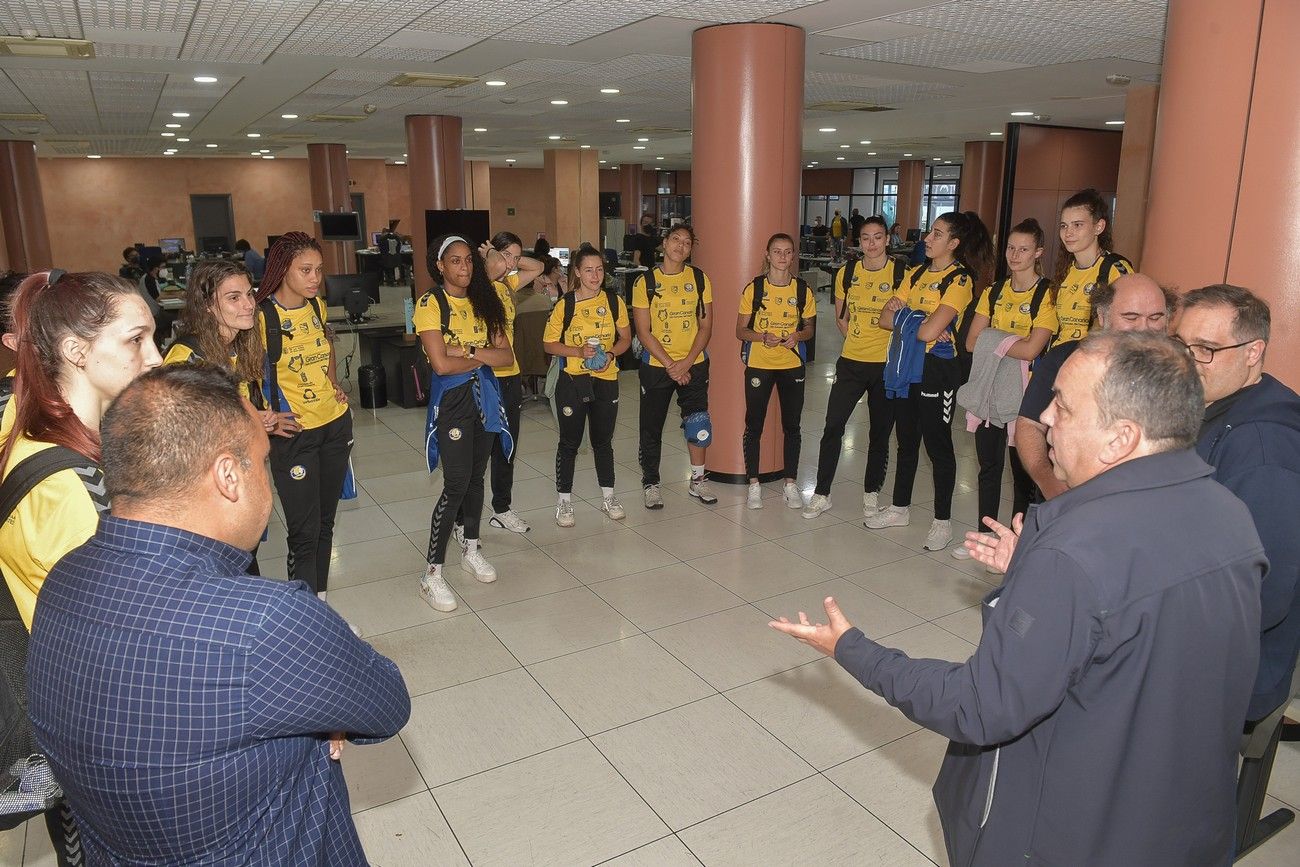 Visita a LA PROVINCIA del equipo de voleibol Gran Canaria Urbaser