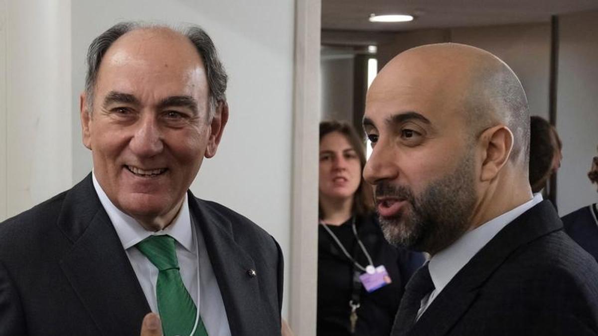 El presidente de Iberdrola, Ignacio Sánchez Galán, y el CEO de la Qatar Investmen Authority (QIA),  Mohammed Saif Al-Sowaidi, en el Foro Económico Mundial, en Davos.