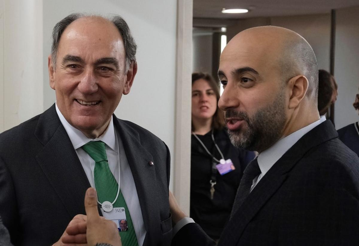 El presidente de Iberdrola, Ignacio Sánchez Galán, y el CEO de la Qatar Investmen Authority (QIA),  Mohammed Saif Al-Sowaidi, en el Foro Económico Mundial, en Davos.