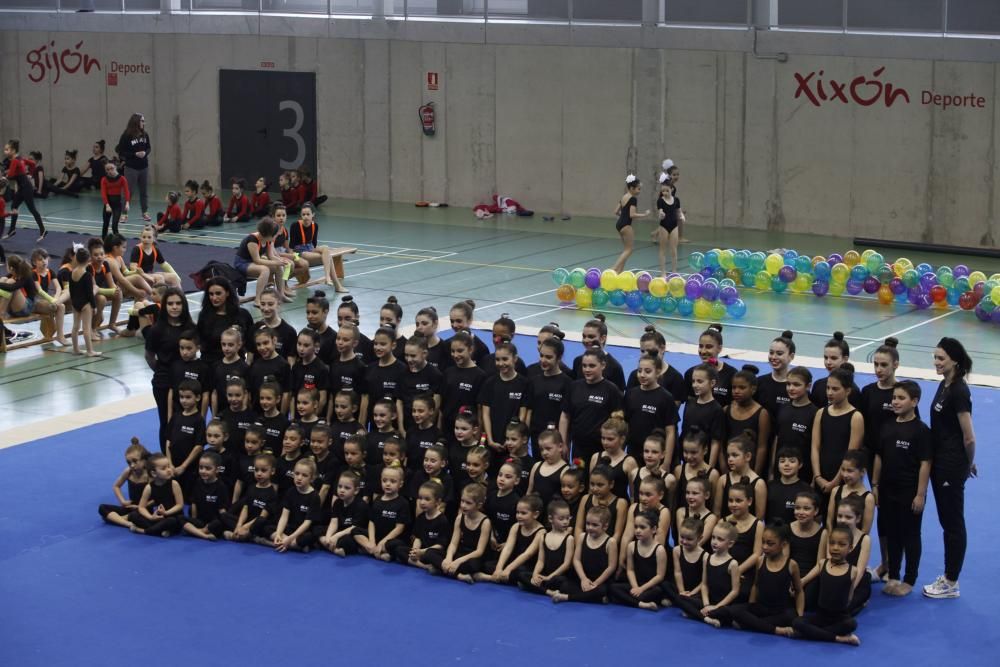 Exhibición de gimnasia en la Tejerona, Gijón