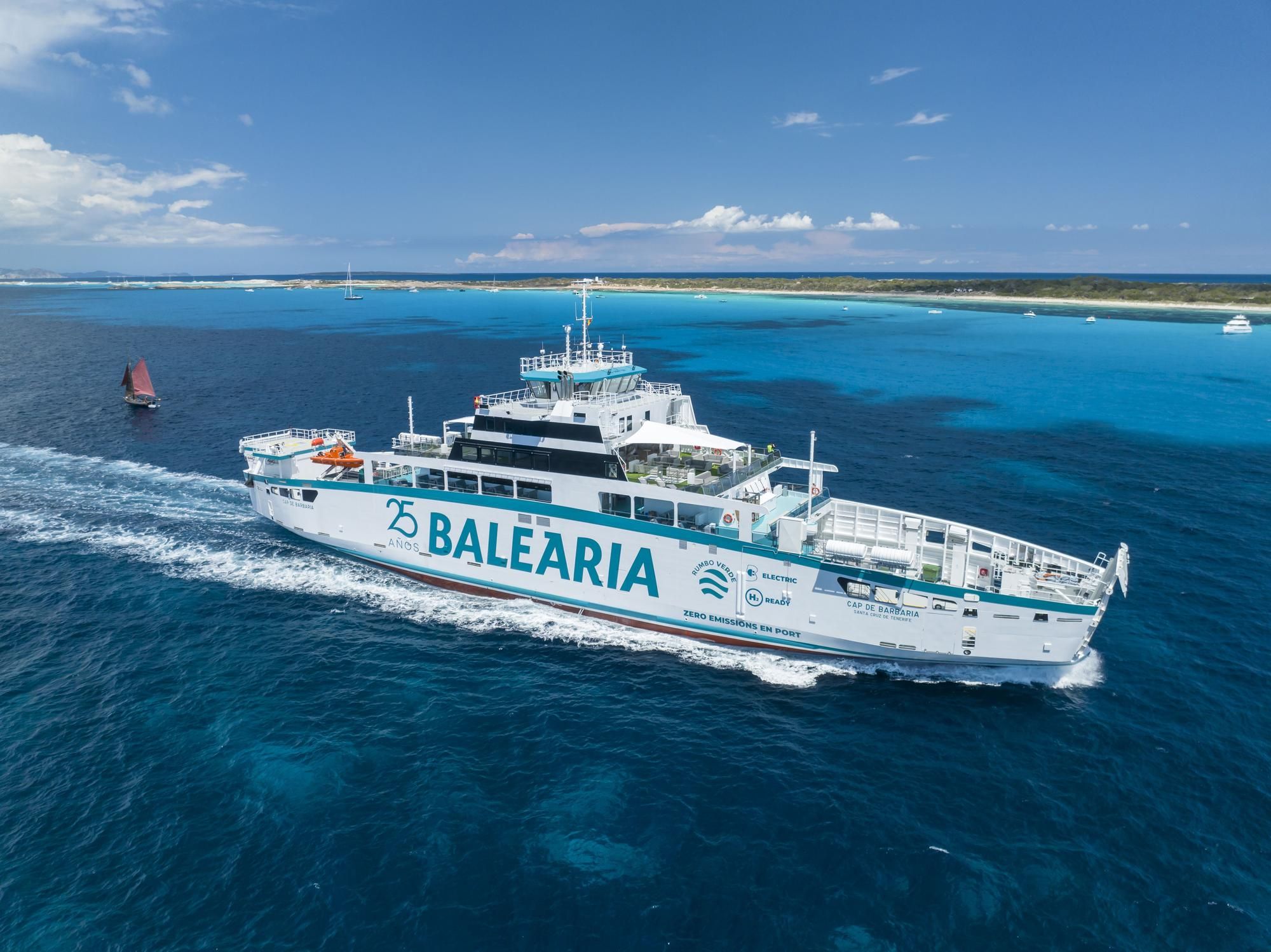 Así es el primer ferry eléctrico de España: el Cap de Barbaria de Baleària