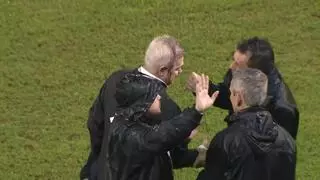 Javier Aguirre, agredido en Honduras