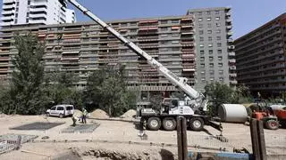 Vecinos y comercios ante las obras del Camino de las Torres en Zaragoza: "Vaya lío que han armado. Hay para tiempo"