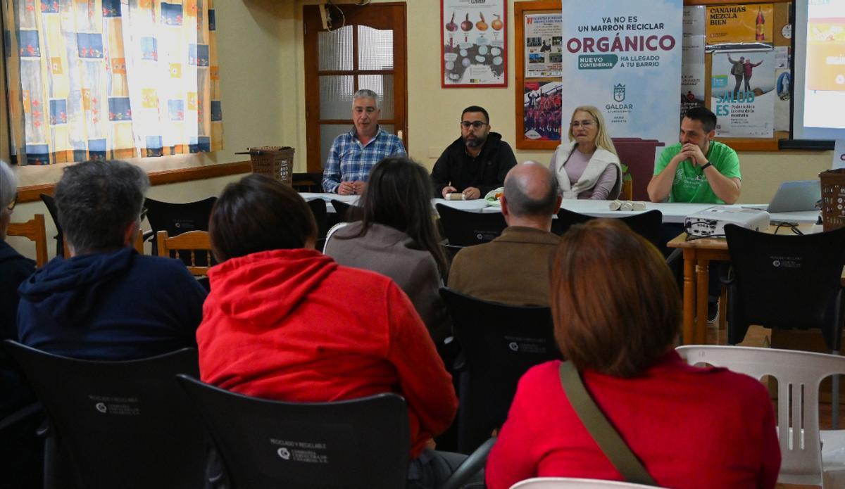 Comunicación a los vecinos de Piso Firme de la implantación del contenedor marrón.