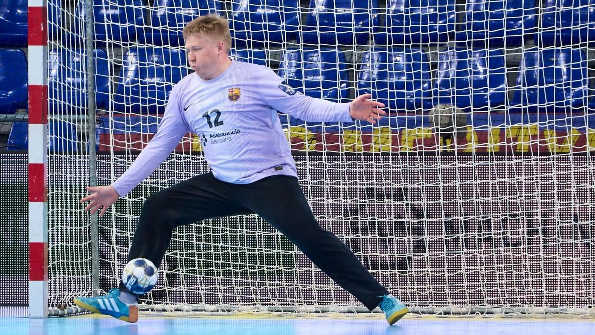 Emil Nielsen hizo seis paradas en la primera parte