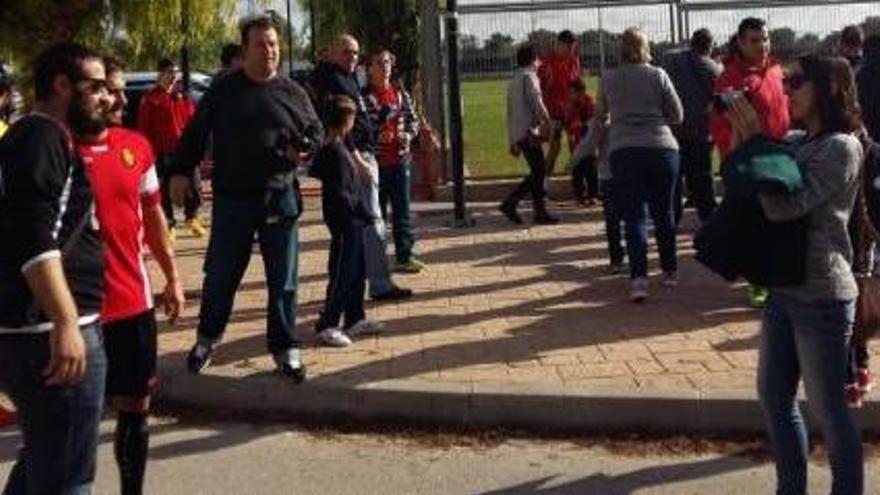 Mucha afluencia de aficionados al entrenamiento