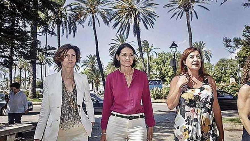 Bel Oliver, Reyes Maroto y Francina Armengol en una visita de la ministra a Mallorca.