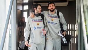 Los azulgranas Mirotic y Abrines, a su llegada al aeropuerto de Málaga