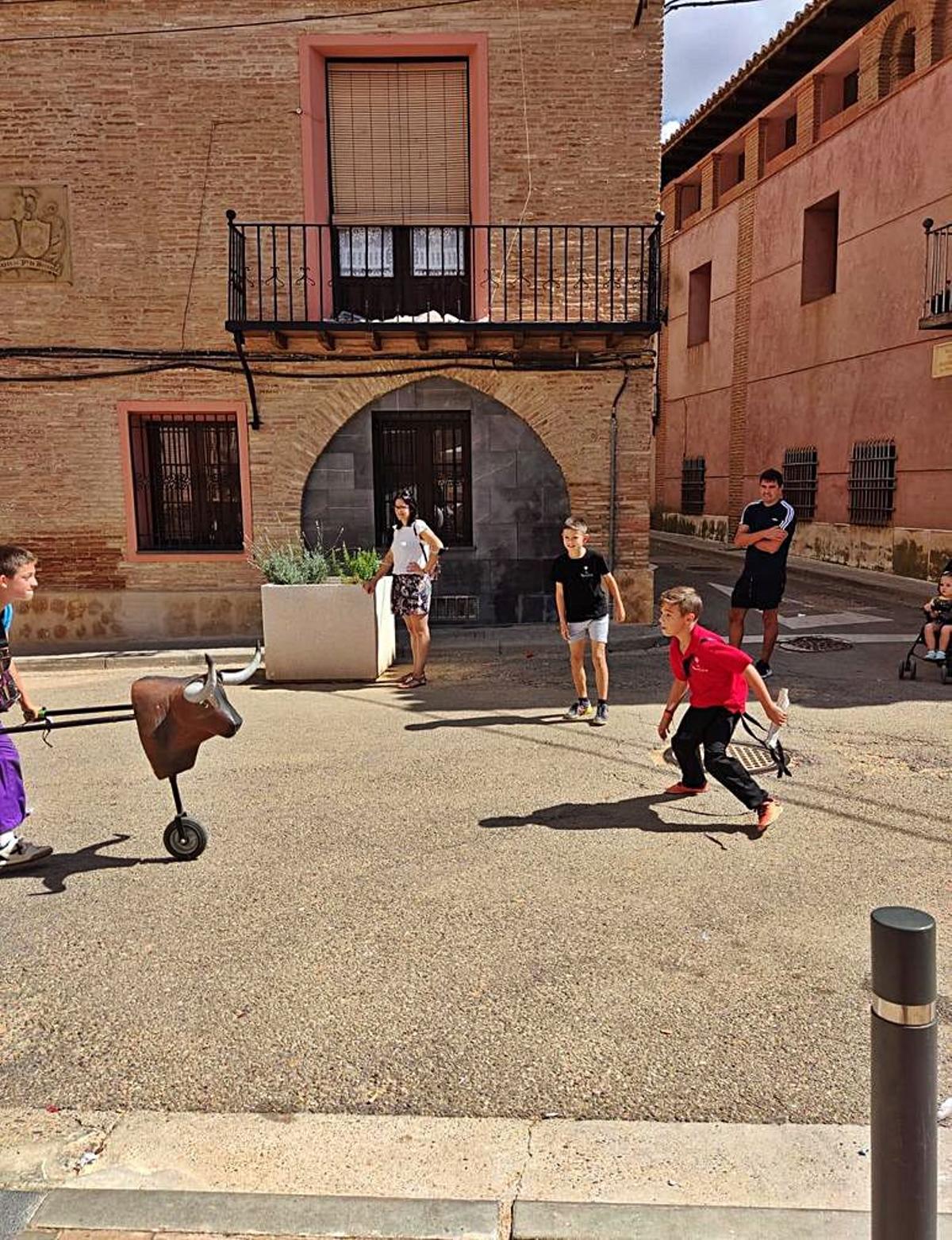 Este año las no fiestas contaron con festejos taurinos, como anillas, recortes y rondas. | SERVICIO ESPECIAL