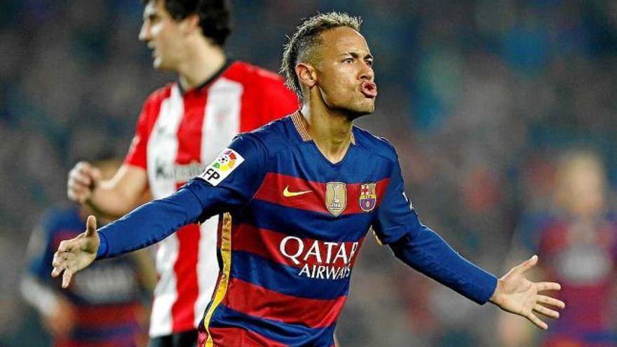 Neymar celebra la consecució del seu gol, el tercer d&#039;ahir, després d&#039;haver protagonitzat un gran partit