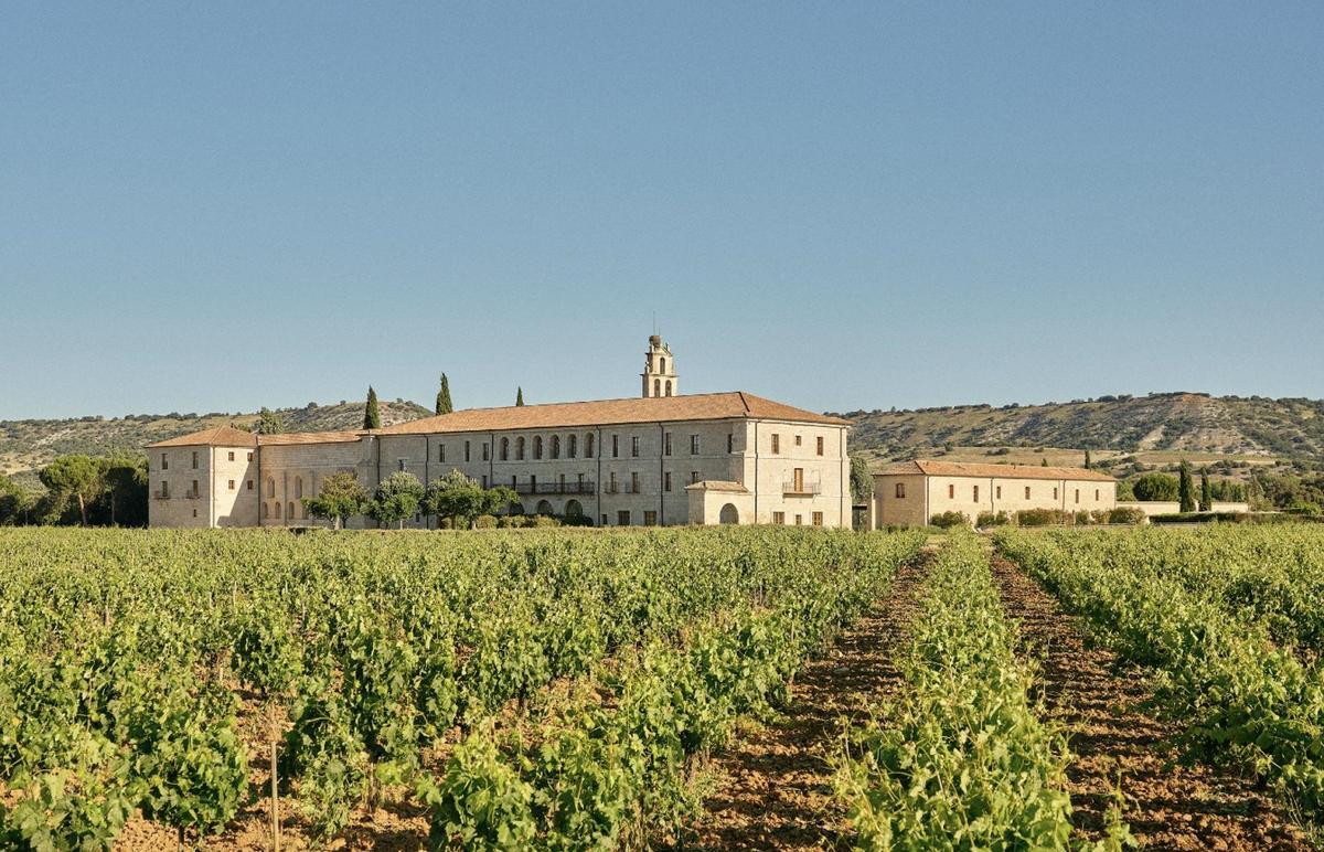 Este templo del vino es mucho más que una bodega. Abadía Retuerta LeDomaine