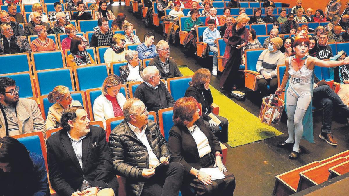Asistentes ao acto no que se firmou o Pacto polo Rural, onte no Auditorio de Galicia / antonio hernández