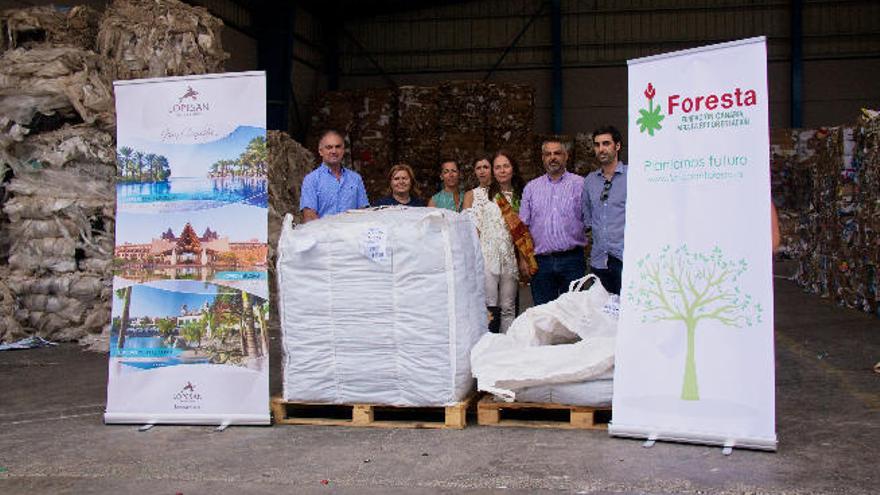 En la imagen, representantes de Foresta, Lopesan y Martínez Cano.