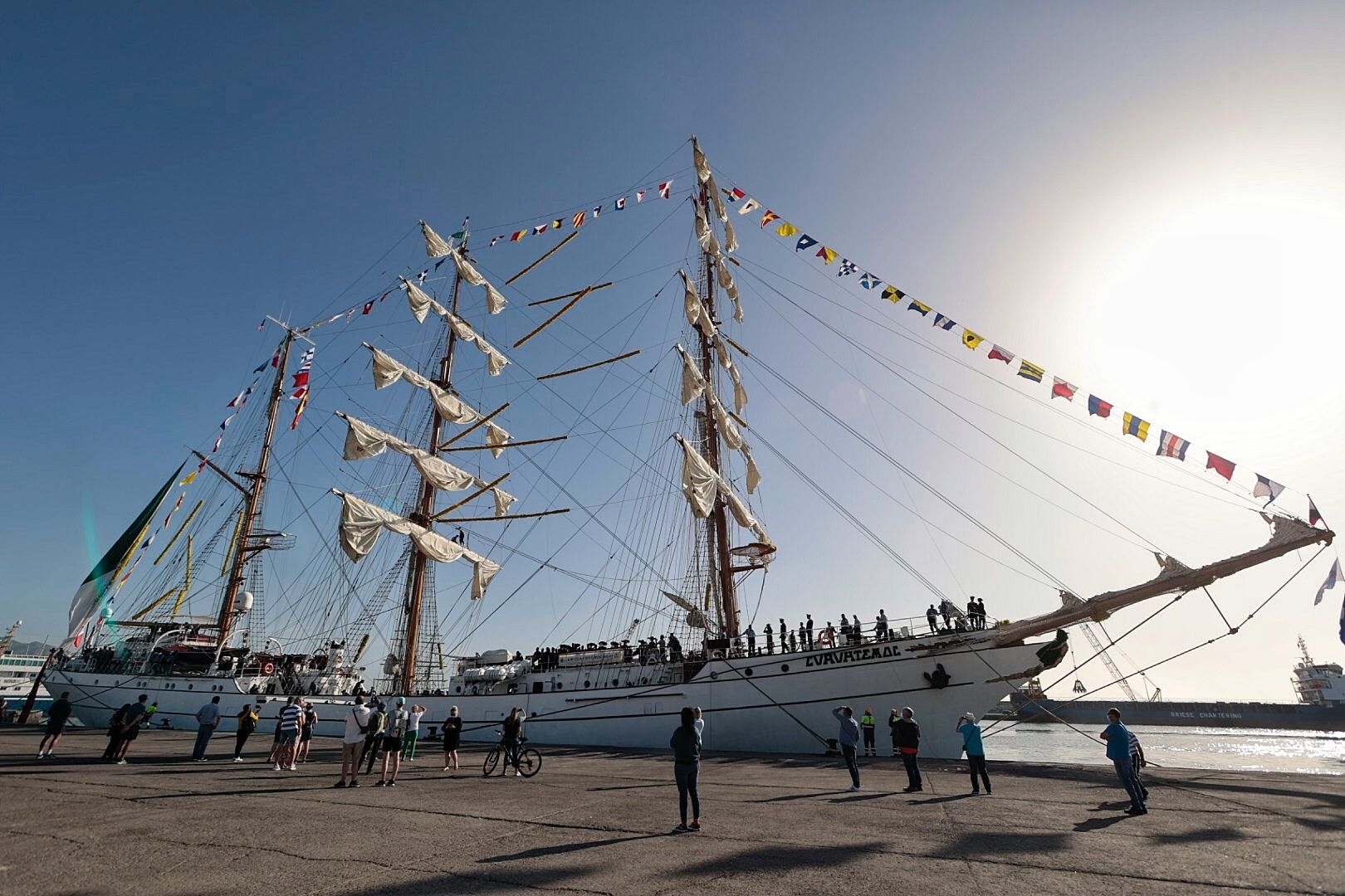 Llegada al Puerto de Santa Cruz del buque escuela mejicano Cuauhtémoc