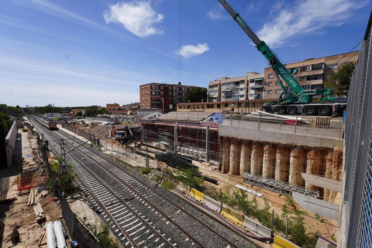 La estación de Parets del Vallès, en obras por el desdoblamiento de la línea.