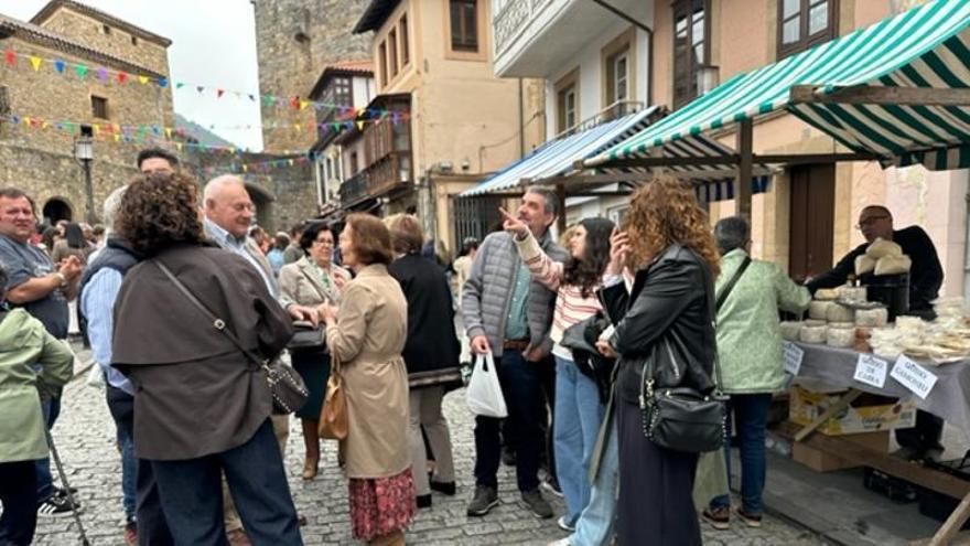 A la caza del mejor y más especial queso en Salas: artesanía, tradición y sabor se dan cita en la trigésima quinta edición del certamen