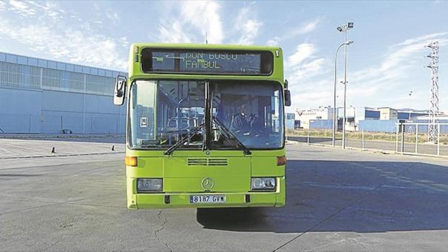 Tubasa dona un autobús urbano de Badajoz para un proyecto social en Sierra Leona