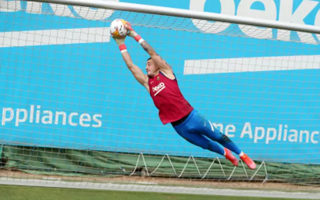 Entreno con estreno del pasado futuro del Barça