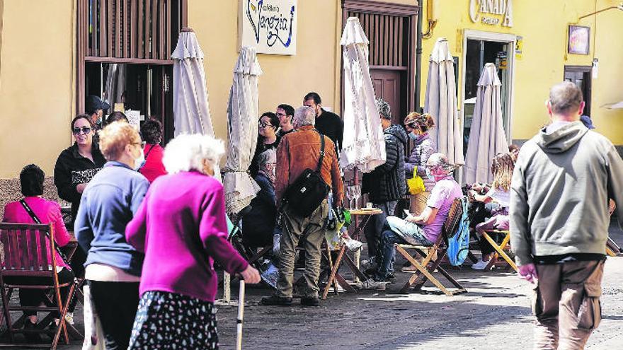 Una zona de mesas en el entorno de La Concepción.