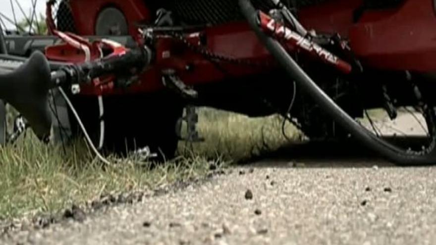Una conductora atropella mortalmente a dos ciclistas en Olmedo