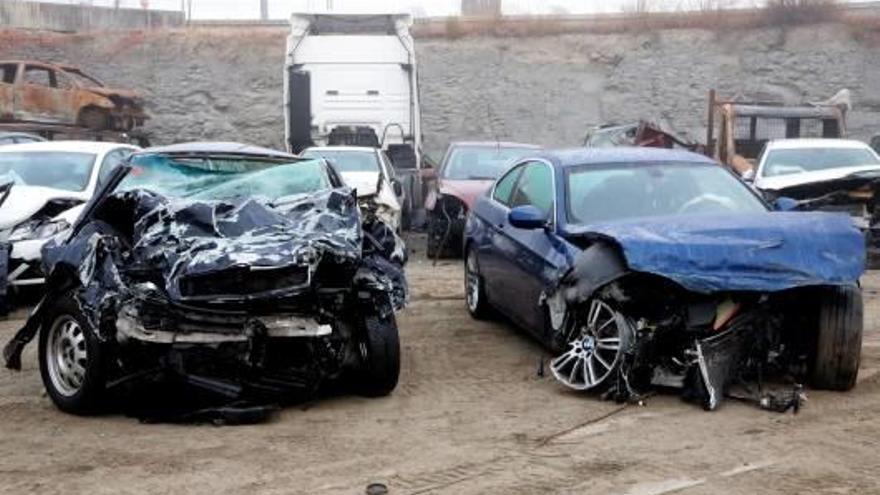 Els dos vehicles implicats en l&#039;accident mortal de dissabte a la C-37.