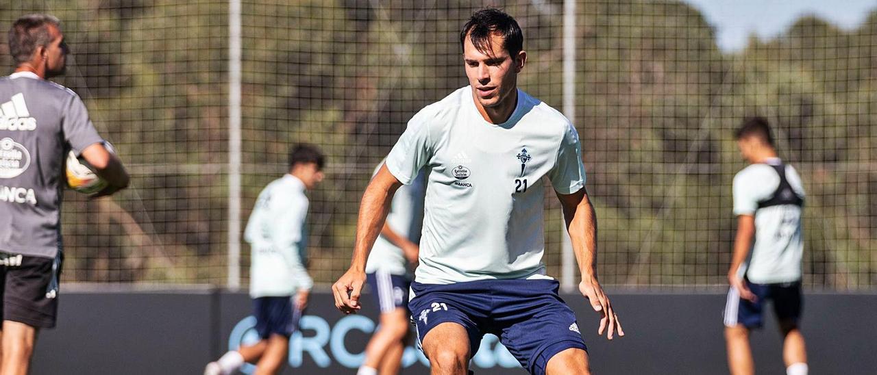 Augusto Solari, durante un entrenamiento esta semana en la ciudad deportiva Afouteza. |  // RCCV