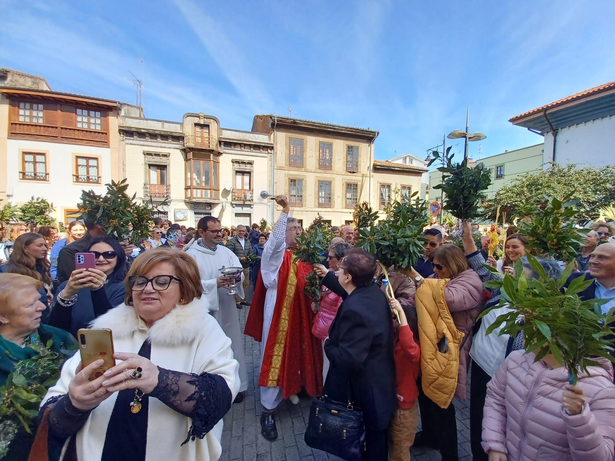 En imágenes: multitudinario Domingo de Ramos en Pola de Siero