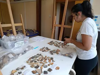Así se trabaja en el laboratorio de "Lucus Asturum" en Villabona