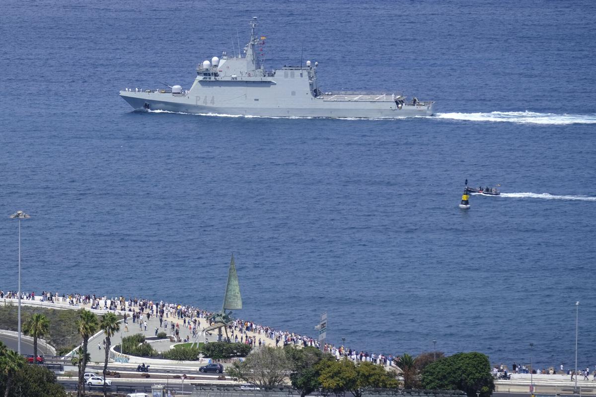 Los actos por el Día de las Fuerzas Armadas en Las Palmas de Gran Canaria, en imágenes